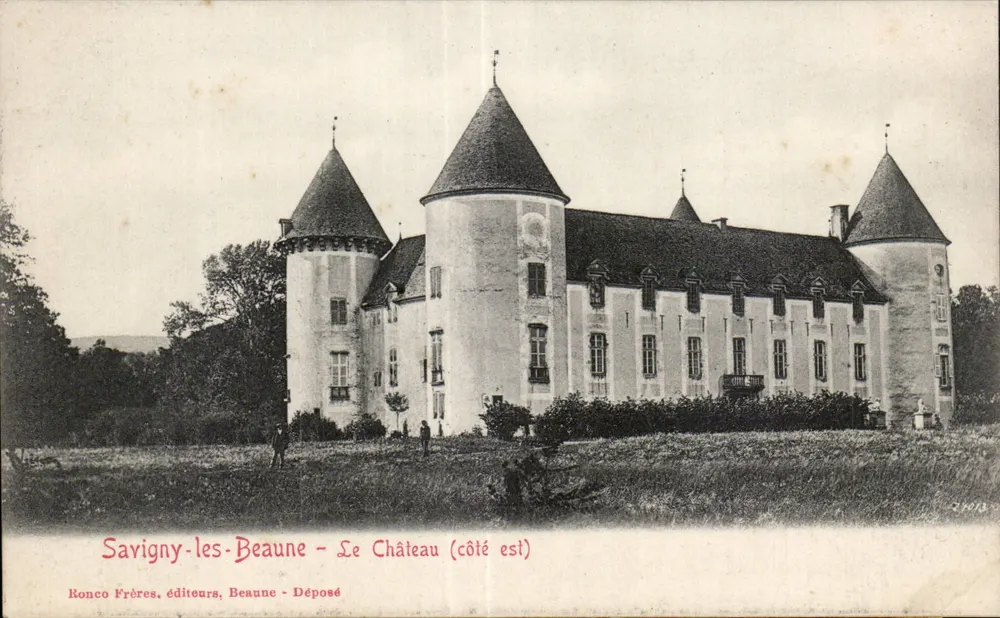 Savigny-les-Beaune — O Castelo (lado leste) — Ronco Frères, Beaune - Frente