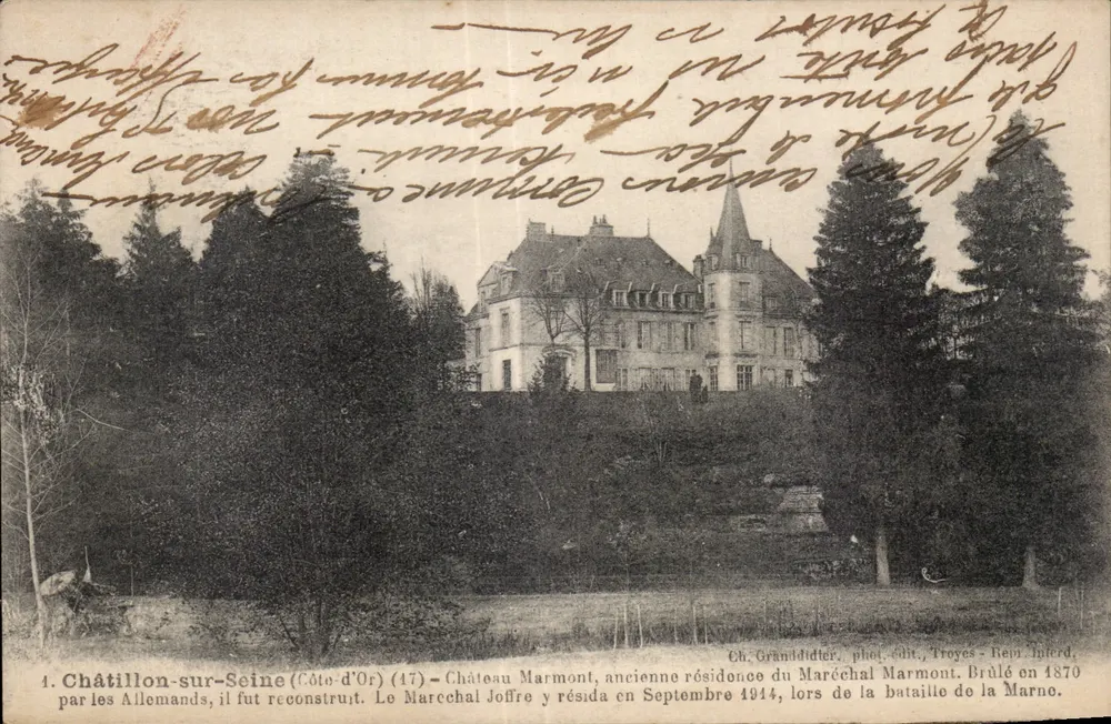 Châtillon-sur-Seine (Côte-d'Or) — Castelo Marmont, antiga residência do Marquês Marmont, queimado em 1870 — Ch. Grandidier, fot. edit. Troyes - Rejo. Idferd. - Frente