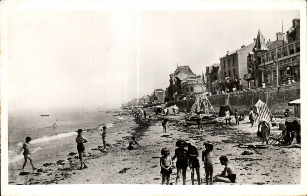 Saint-Aubin-sur-Mer — Die Strandpromenade und der Deich — G. REANT, Verlag, Paris - Vorderseite