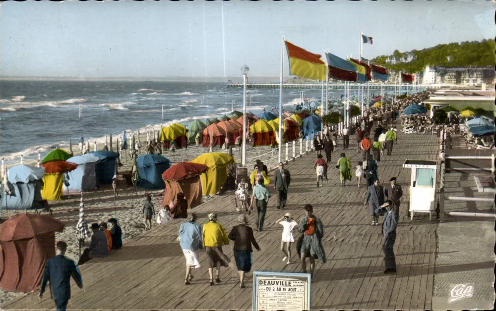 Deauville - A Praia Florida - As Planchas e a Praia com maré alta — Cirque des Arts Photographiques, n°969 - Frente