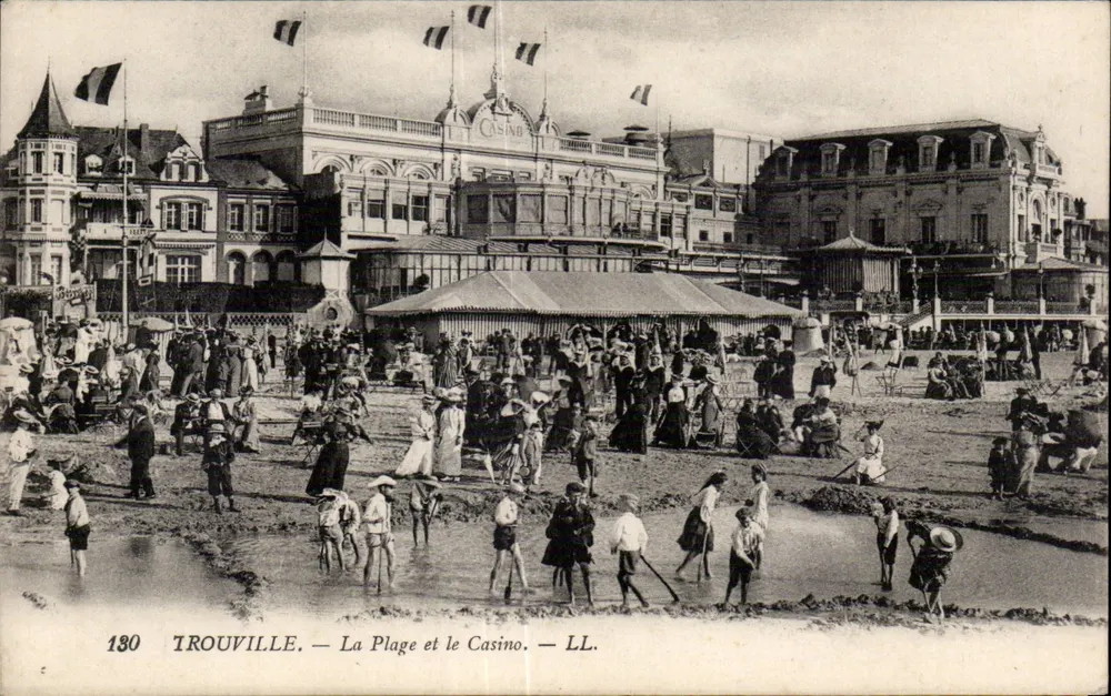 Trouville — Der Strand und das Casino — LL. — Nr. 130 - Vorderseite