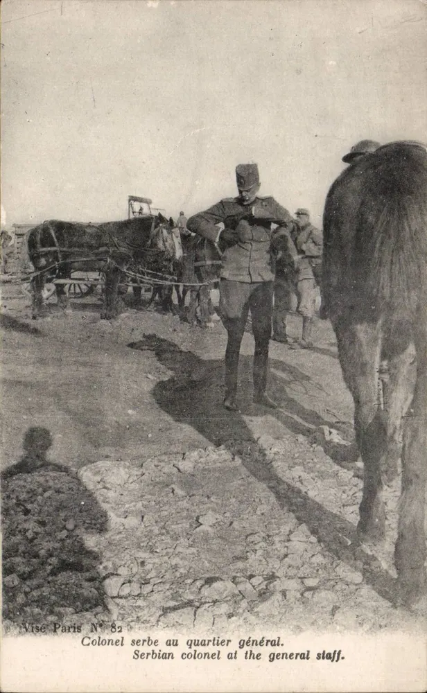Coronel sérvio no quartel-general — Visce Paris N° 82 - Frente