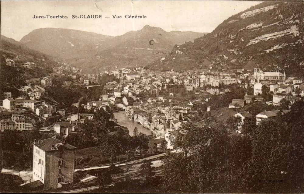 St-CLAUDE — Vista Geral — Jura-Touriste - Frente