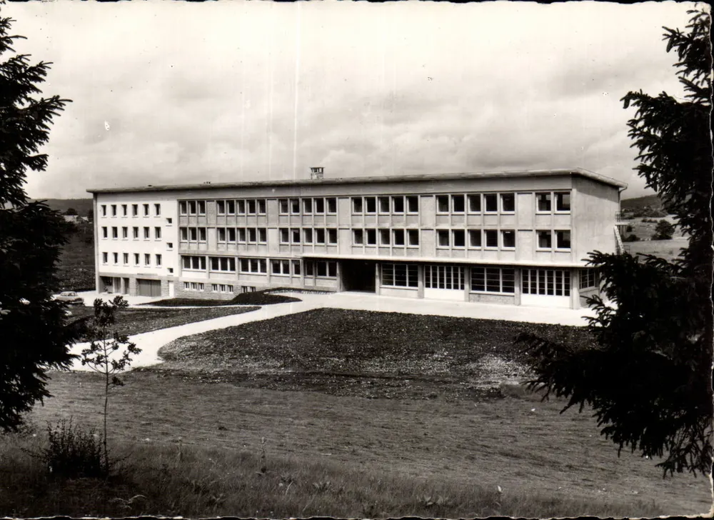 Öffentliche Schule von Saint-Laurent-du-Jura — Kolonie Nièvre — Verlag Les Éditions de l'Est - Vorderseite