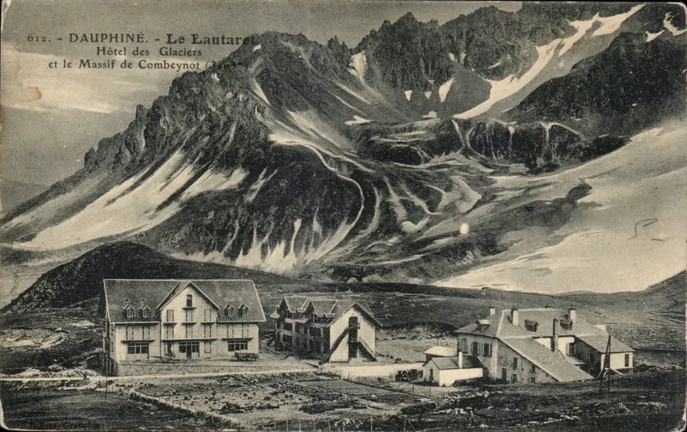 Dauphiné - Le Lautaret - Hotel des Glaciers und der Combeynot-Massiv (3460m) - Vorderseite
