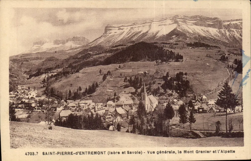 Saint-Pierre-d'Entremont (Isère und Savole) — Allgemeine Ansicht, Mont Granier und Alpette — anonymer Verlag, Nr. 4703.7 - Vorderseite