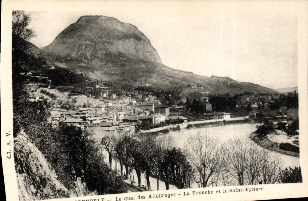 Grenoble — Der Quai der Aliobroges — La Tronche und der Saint-Eynard — Cl.A.V. - Vorderseite
