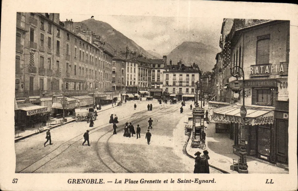 Grenoble — A Praça Grenette e o Saint-Eynard — LL - Frente