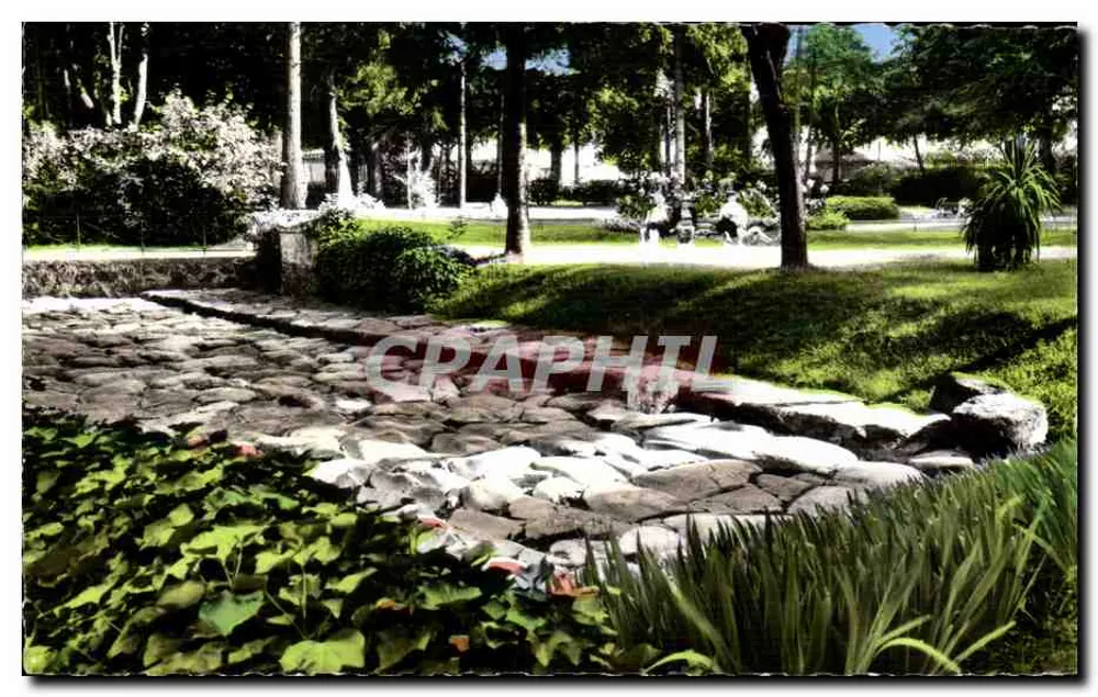 Viena-sur-le-Rhône — O Jardim Público. A Via Romana — Les Éditions de l'Économie, Bron (Rhône) - Frente