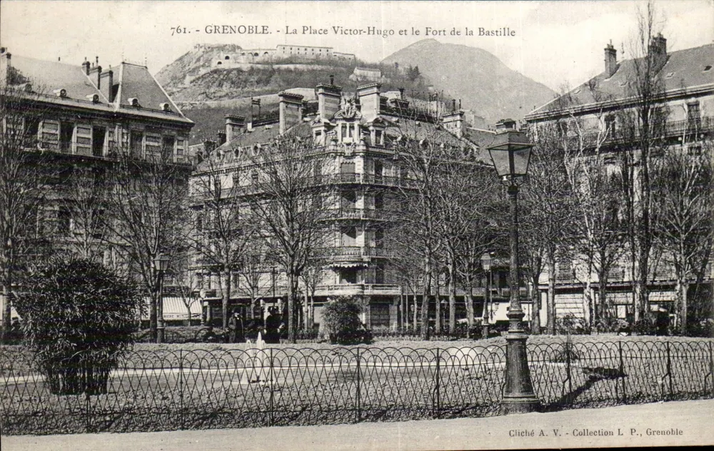Grenoble - Place Victor-Hugo und Fort de la Bastille — Cliché A. V., Collection L. P., Grenoble, n°761 - Vorderseite