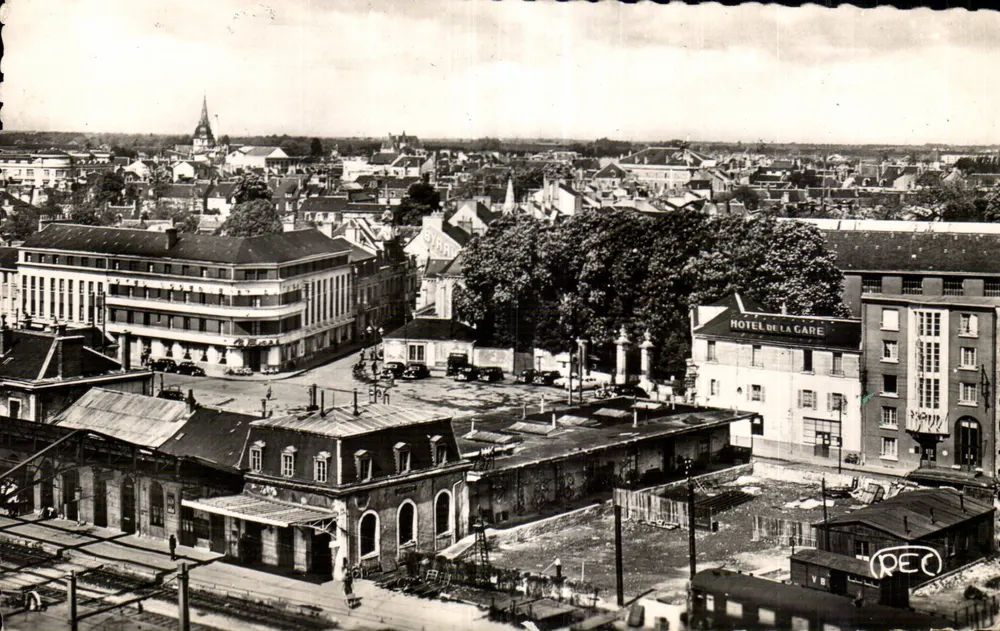 Châteauroux — Praça da Estação — M. ROUSSEL, Editor de Fotografias - Frente