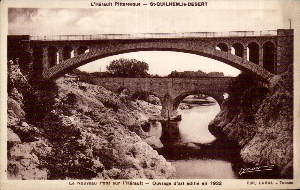 O Novo Ponte sobre o Hérault — Obra de arte construída em 1932 — St-Guilhem-le-Désert - Frente