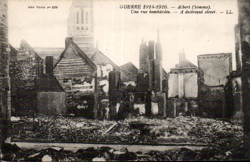 Albert (Somme) — bombardierte Straße während des Krieges 1914-1916 — Viste Paris n°226 - Vorderseite