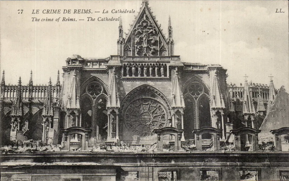 Reims — Cathédrale détruite après le bombardement de 1914 — ÉDIA Paris-Versailles n°77 - Frente