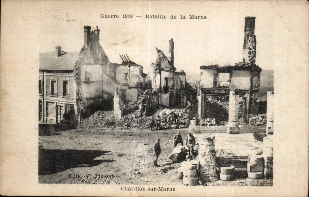 Châtillon-sur-Marne — Ruinen nach der Schlacht an der Marne — Édition V. Plussat - Vorderseite