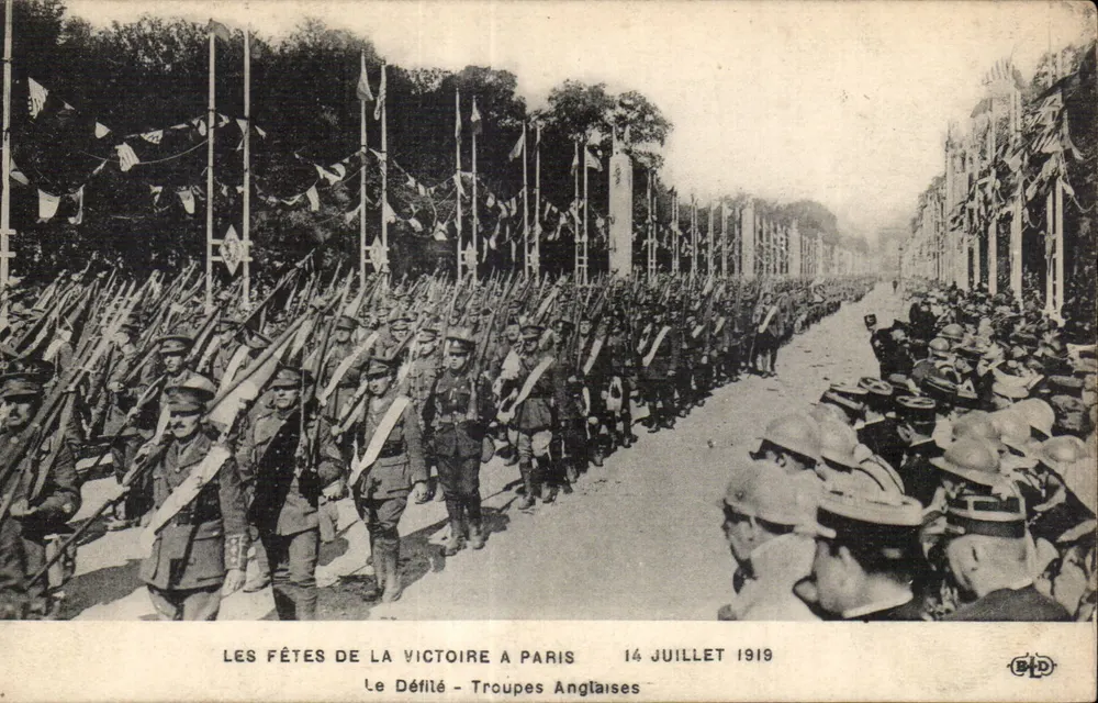 Die Siegesfeierlichkeiten in Paris — Der Parcours — Englische Truppen — 14. Juli 1919 — Verlag M.F. Le Doley, Paris - Vorderseite