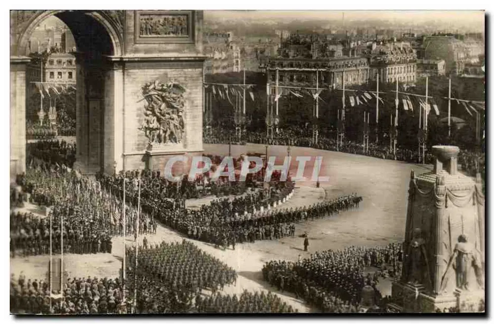 Place de l'Étoile — celebração militar diante do Arco do Triunfo — editor não identificado - Frente