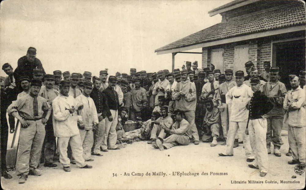 Am Camp de Mailly — Äpfel Schälen — Militärbuchhandlung Guérin, Mourmelon - Vorderseite