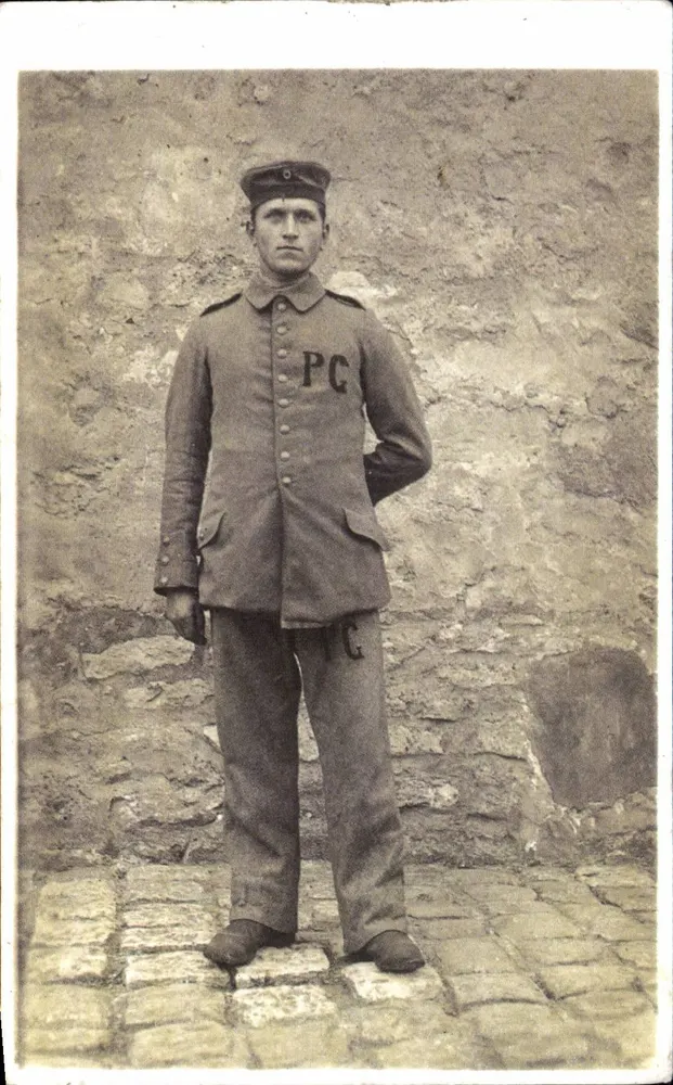 Soldat PC — Uniform mit PC-Auszeichnung — unbekannter Verlag - Vorderseite