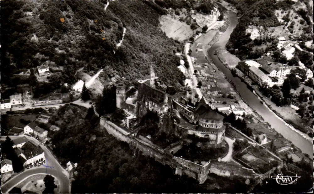 Vianden — Luftbild — Das Schloss — Éditions Macon Imp. Kraus - Vorderseite