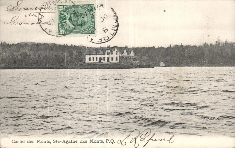 Castel des Monts, Ste-Agathe des Monts, P.Q. — Ansicht des Schlosses am See — Verlag Valentine & Sons' Publishing Co., Ltd., Toronto und Montreal - Vorderseite