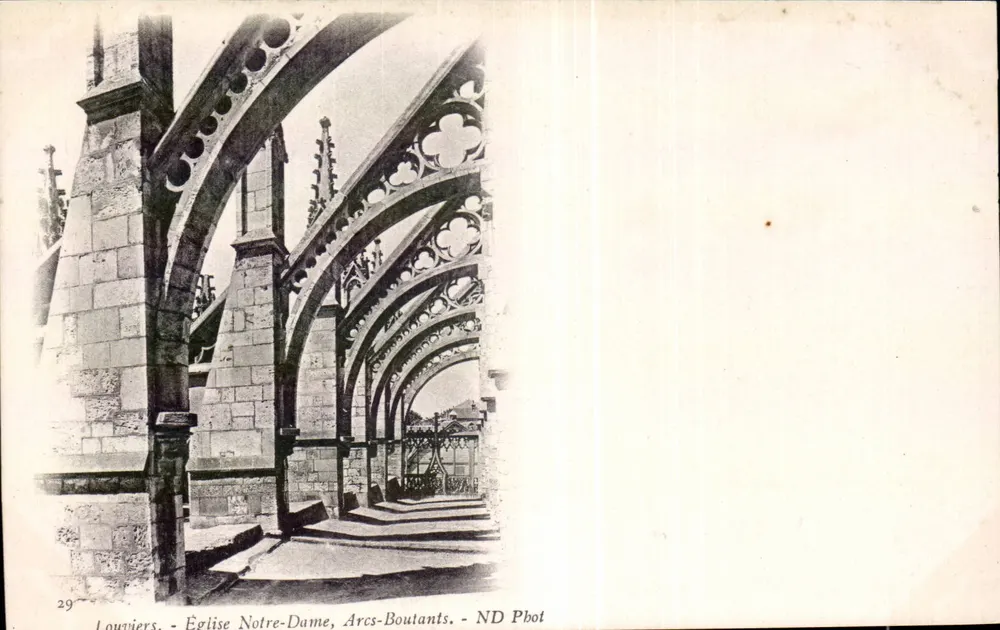 Louvières - Kirche Notre-Dame, Strebung - ND Pbot - Vorderseite