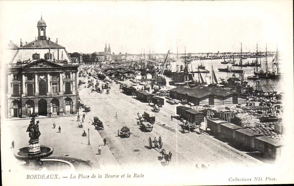 Bordeaux — A Praça da Bolsa e a Baía — Coleções ND. Fot. - Frente
