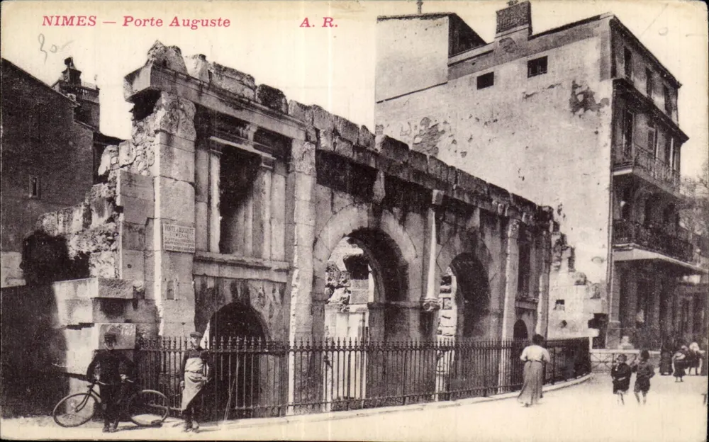 Nîmes — Porta Auguste — A.R. - Frente