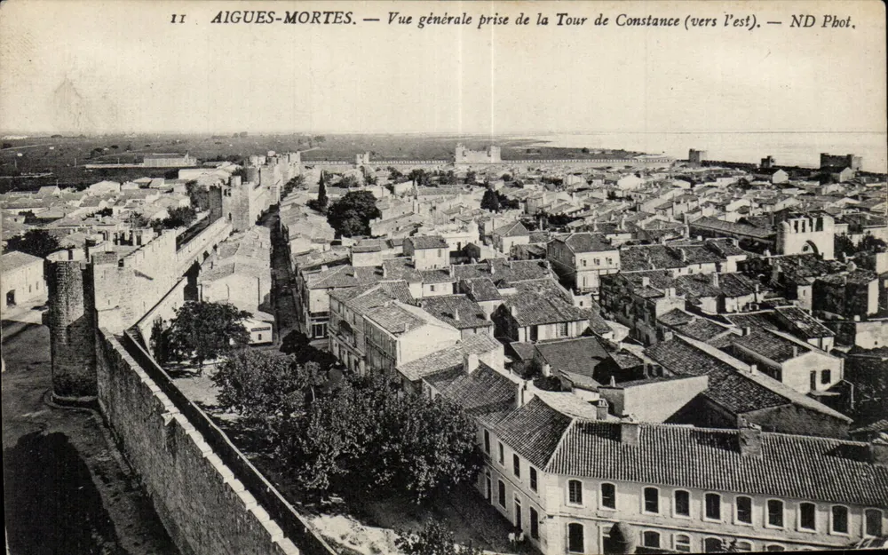 Aigues-Mortes — Allgemeiner Blick von der Tour de Constance (in Richtung Osten) — ND Phot. - Vorderseite