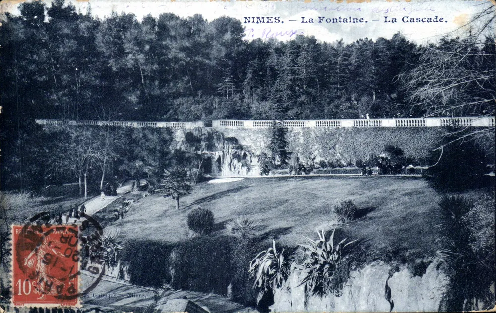 Nîmes — La Fontaine — La Cascade — P. Remy - Frente