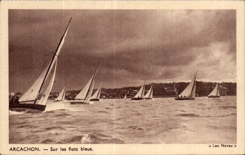 Arcachon — Sobre as ondas azuis — « Leo Neveu » - Frente