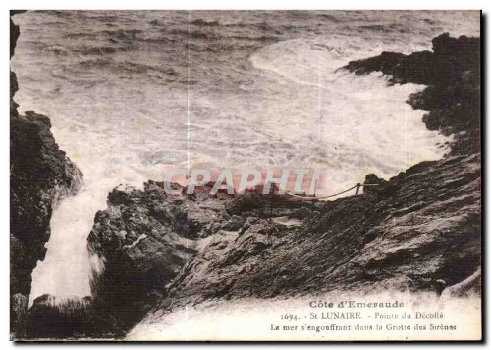 Côte d'Emeraude - Pointe du Décollé - Das Meer strömt in die Grotte der Sirenen - Vorderseite