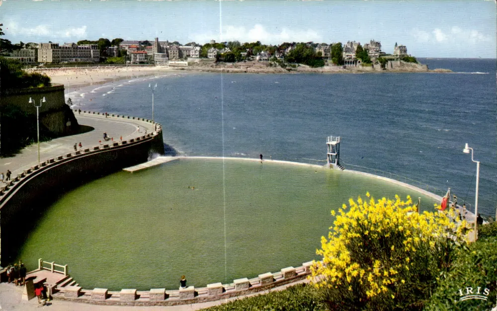 Dinard (Ille-et-Vilaine) — Côte d'Émeraude, Schwimmbecken der Ecluse — IRIS - Vorderseite