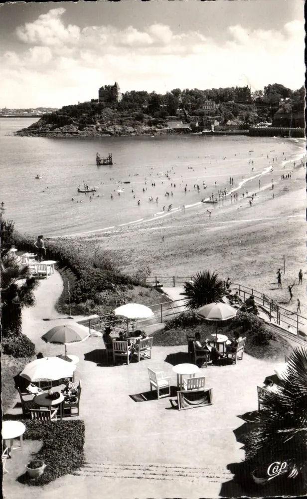 Dinard — La Terrasse du Crystal-Hôtel et la Plage — Réal-Photo - Vorderseite