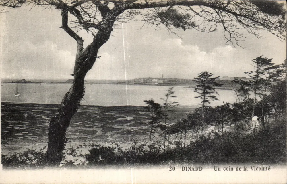 Dinard — Um canto da Vicomtade — Editor LEVY FILS & CIE, PARIS, n°20 - Frente