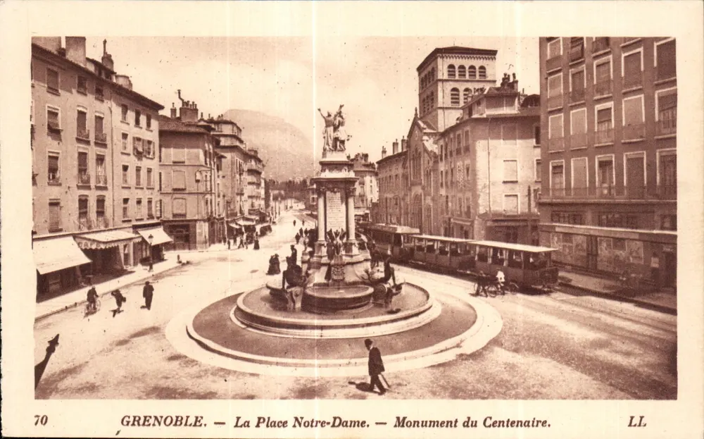 Grenoble — Place Notre-Dame — Denkmal des Jahrhunderts - Vorderseite