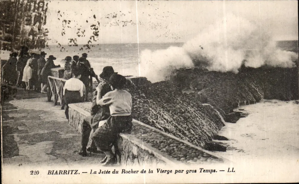 Biarritz — Die Mole des Felsen der Jungfrau bei stürmischem Wetter — LL, Nr. 220 - Vorderseite