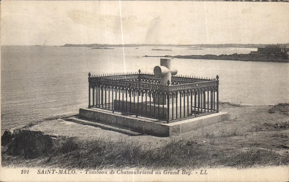 Saint-Malo - Grabmal von Chateaubriand am Grand Bey - LL - Vorderseite