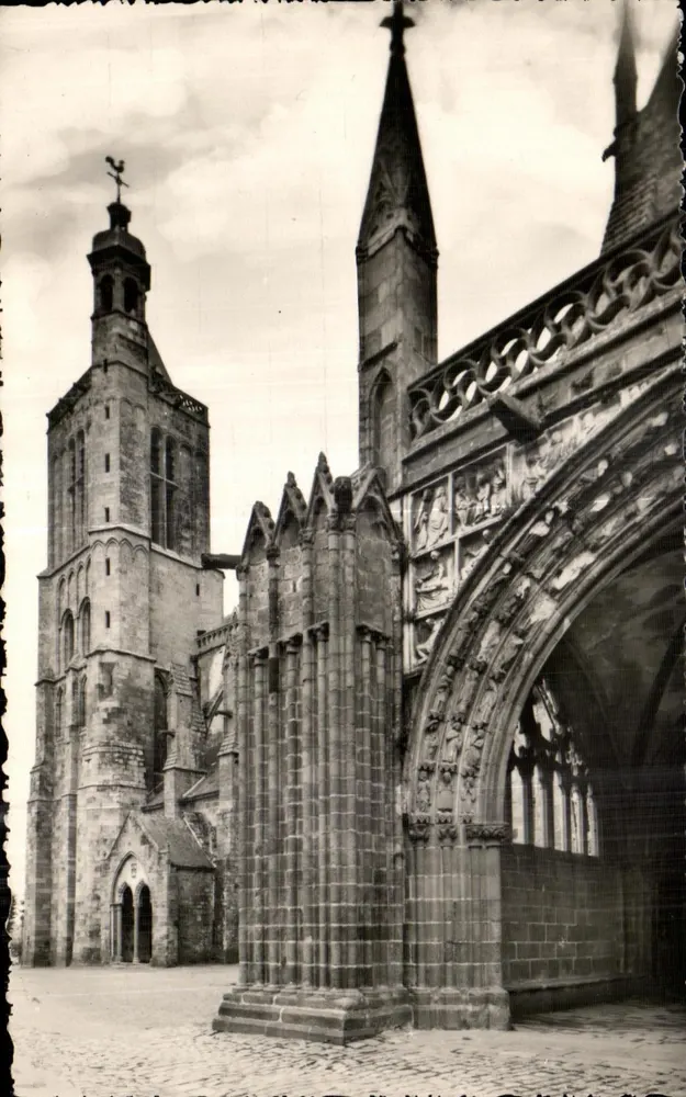 Dol (Ille-et-Vilaine) — Die Kathedrale. Der Hauptportal — Edition Frochard - Vorderseite
