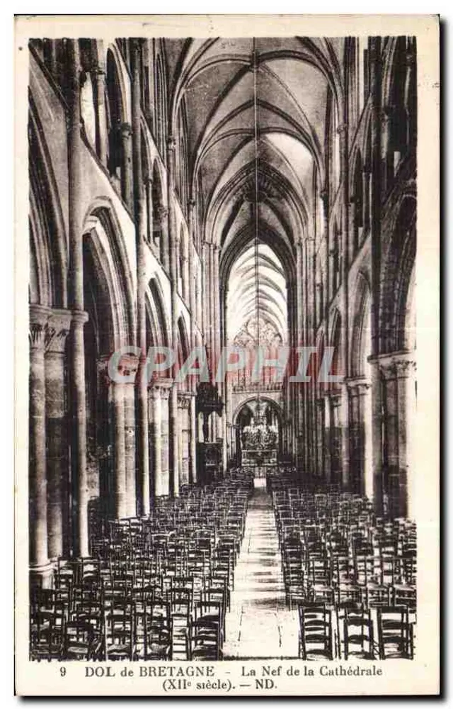 Dol de Bretagne — Die Kirchenschiff der Kathedrale (12. Jahrhundert) - Vorderseite