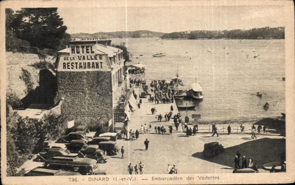 Dinard (I.-et-V.) — Embarcadouro das Vedettes — Hotel de la Vallée Restaurant - Frente