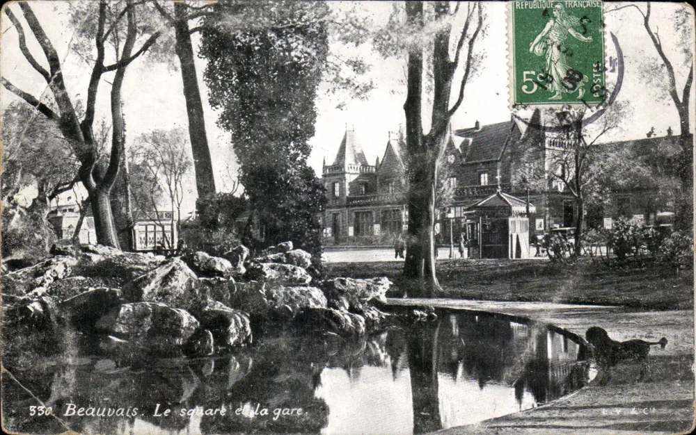 Beauvais. Le square et la gare — éditeur L.V.A.C. n° 330 - Frente