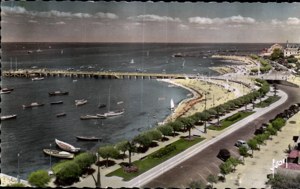 Arcachon (Gironde) — Allgemeiner Blick auf den Strand vom Grand Hotel — Editions d'Art Martel, Paris - Vorderseite