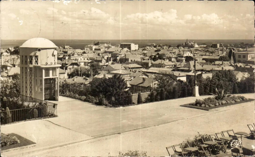 Arcachon — Allgemeiner Blick Richtung Bassin — Aufnahme vom Mauresque-Casino — Réal-Photo - Vorderseite
