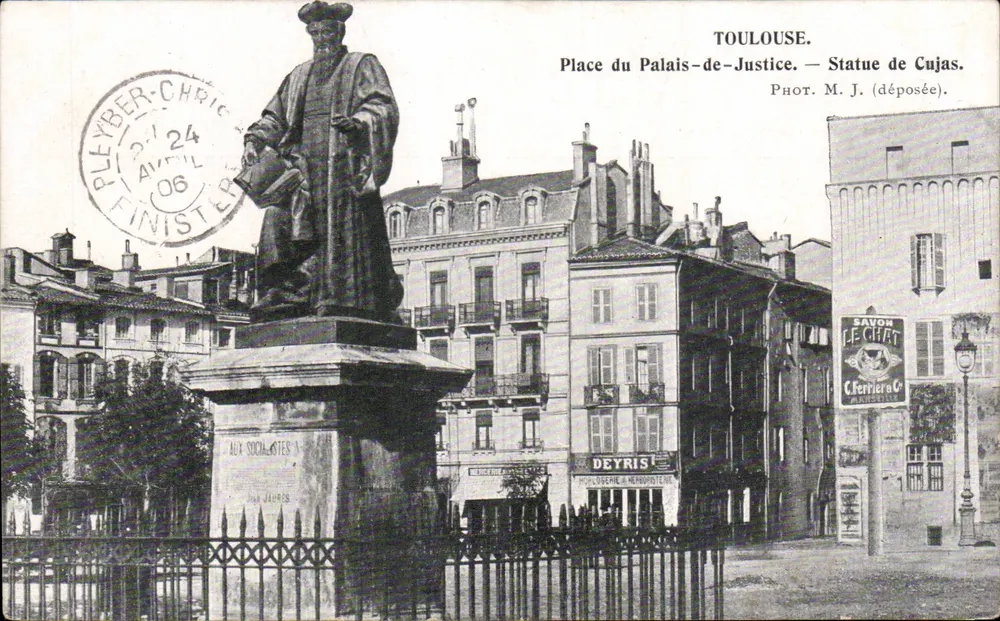 Toulouse. Place du Palais-de-Justice — Statue de Cuja s — Phot. M. J. (déposée). - Vorderseite