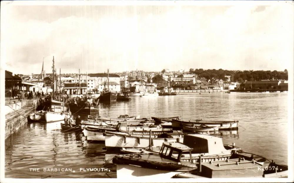 The Barbican, Plymouth — uitzicht op de haven met boten — Valentine's & Sons Ltd, n° K.6574 - Voorkant