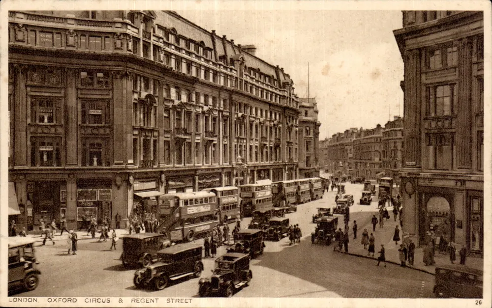 London, Oxford Circus & Regent Street — städtische Ansicht — Verlag: P. & T. Wells Ltd, Nr. 26 - Vorderseite