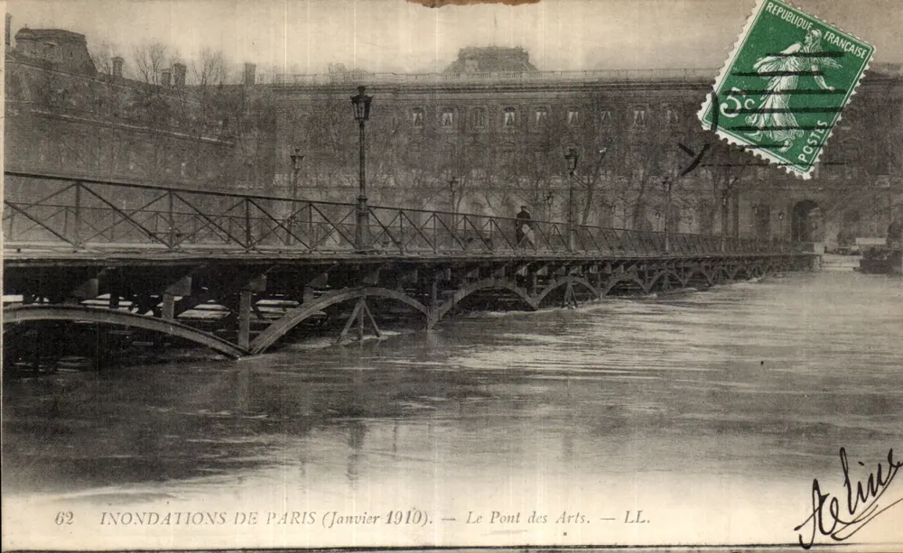 Überschwemmungen in Paris (Januar 1910) — Der Pont des Arts — LL. - Vorderseite