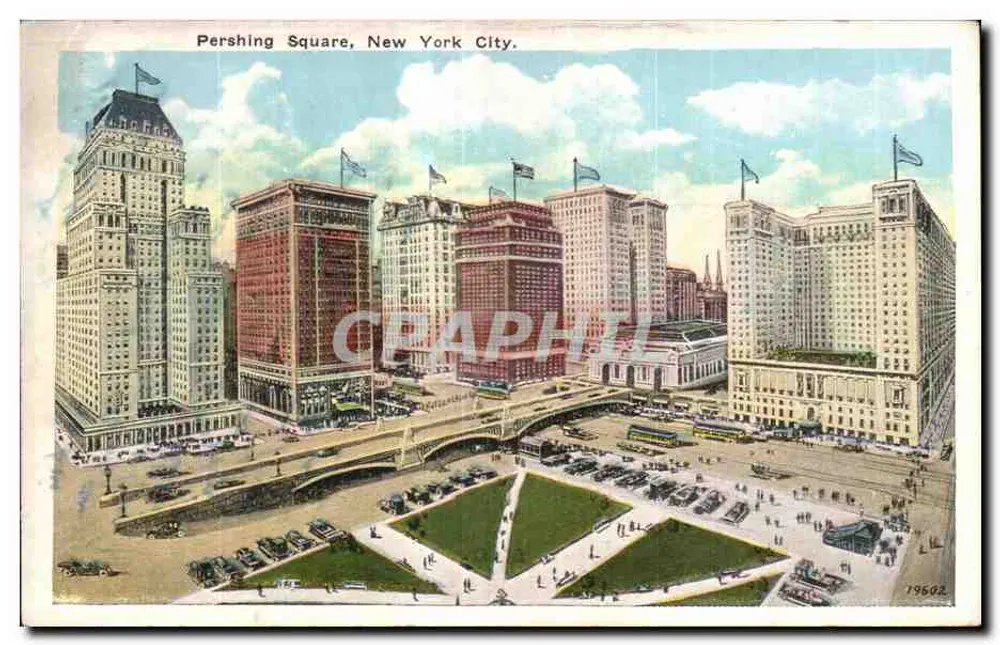 Pershing Square, Nova York — vista panorâmica dos arranha-céus e do square — editor Manhattan Post Card Co., n° 19602 - Frente
