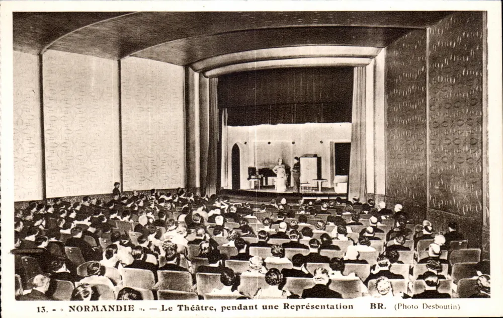 Théâtre Normandie — Représentation — Photo Desboutin - Vorderseite